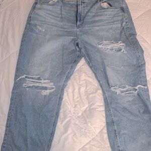 American Eagle distressed Mom straight jean